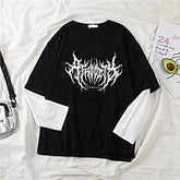 Schwarzes Grunge Fake Zweiteiliges T-Shirt mit Batikärmeln